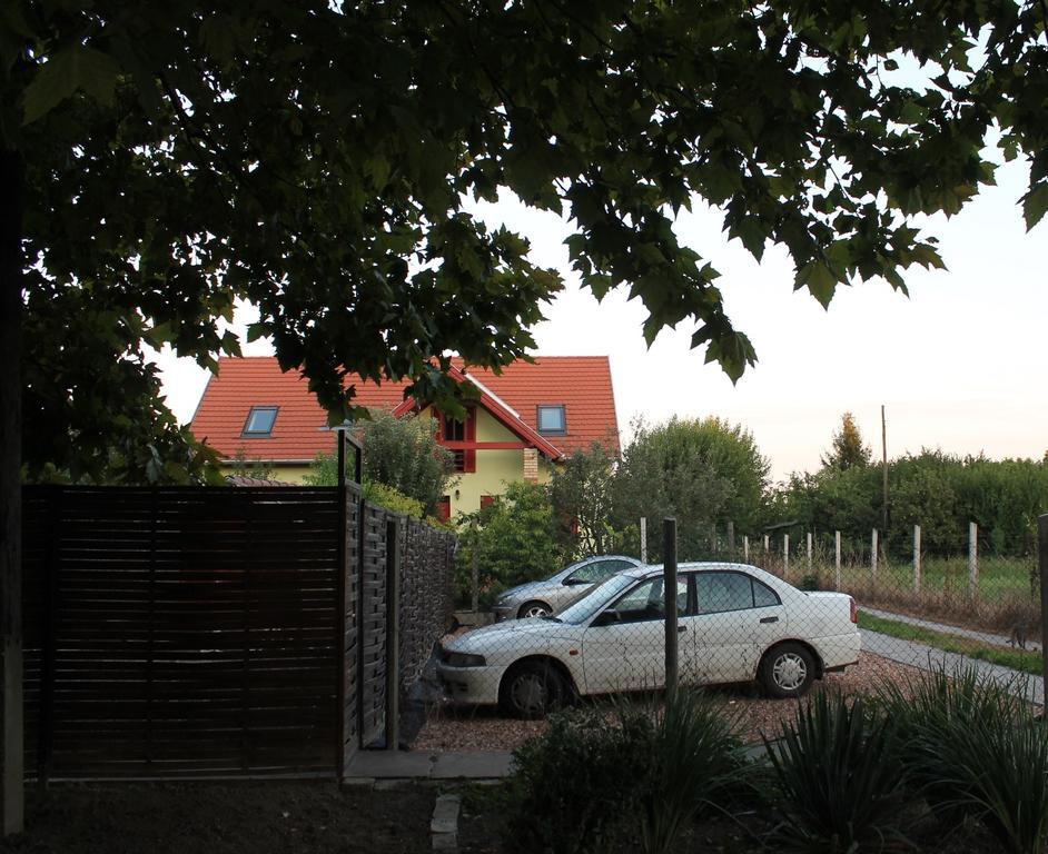 Vargapartman Szeged Esterno foto