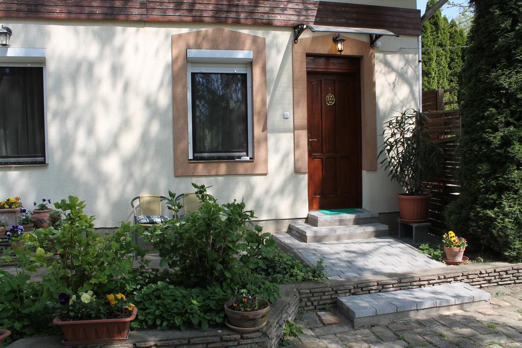 Vargapartman Szeged Esterno foto